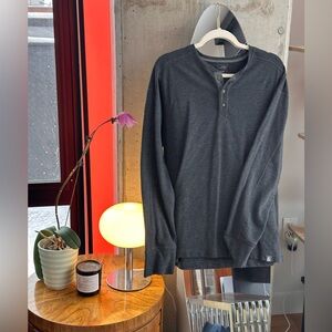 Men’s North Face Henley